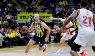 Fenerbahçe Bekodan ağır yenilgi! Fenerbahçe Bekoyu evinde en büyük farkla yenen takım Olympiacos oldu
