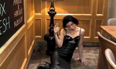 Merve Boluğurun eşofmanlı tarzı dikkatleri üzerine çekti! İnstagrama son attığı fotoğraflar çok konuşuldu