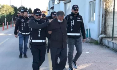 Adanada 11 binanın yıkılmasıyla alakalı 15 kişi gözaltına alındı