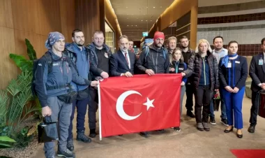 Boşnak arama kurtarma ekibini şefi açıklamaları sırasında tercüman gözyaşlarını tutamadı