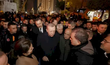 Cumhurbaşkanı Recep Tayyip Erdoğan, Adanada depremzedelerle bir araya geldi