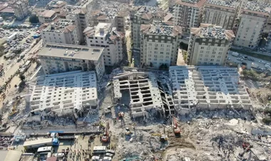 Deprem sonrası başlatılan soruşturmada müteahhitler teker teker yakalanıyor