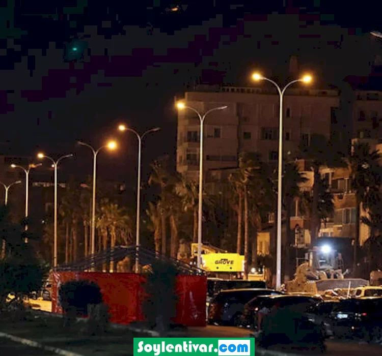 Depremden sonra sönen sokak lambalarına yeniden enerji verilmeye başlandı