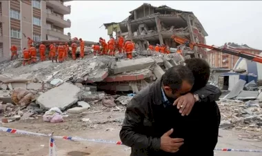 Depremin 261inci saatinde 2 can daha kurtuldu! Mucizeler devam ediyor