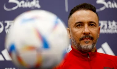 Eski Fenerbahçe Teknik Direktörü Vitor Pereira deprem için  takımıyla beraber 30 milyon TL bağış yaptı