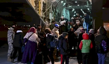 Kahramanmaraştan 107 depremzede Türk Silahlı Kuvvetlerinin askeri kargo uçağıyla İstanbula getirildi.