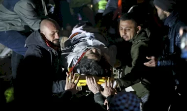 Mesude Öğretmen 49 saat sonra enkazdan sağ olarak çıkarıldı
