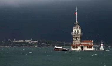 Meteoroloji uyardı! İstanbulda beklenen yağmur geldi