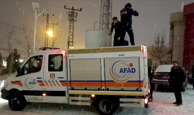 Türkiyedeki depremden sonra çevre illerden kurtarma ekipleri bölgelere sevk ediliyor