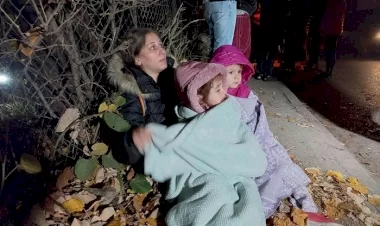 Ünlülerden deprem yardımları gelmeye devam ediyor