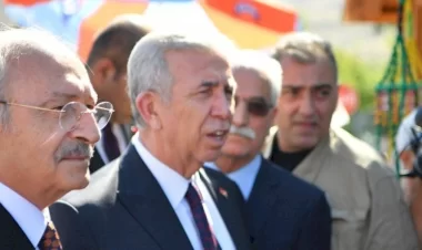 Cumhurbaşkanı adayı Kılıçdaroğlu ve Mansur Yavaş deprem bölgesinde