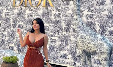 Ebru Polatın Dubaide çektiği göğüs dekolteli pozları sosyal medyada gündem oldu