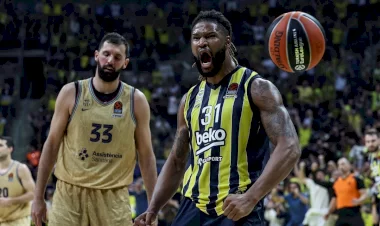 Fenerbahçe Beko 17 sayıdan geldi, rövanşı aldı! Fenerbahçe Beko 81-73 Barcelona ÖZET