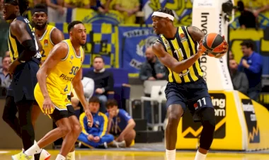 Fenerbahçe Beko iyi başladığı maçın sonunu getiremedi! Maccabi Playtika-Fenerbahçe Beko ÖZET!