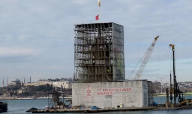 Geçtiğimiz yıllarda restorasyona alınan Kız Kulesinin tadilatı devam ediyor