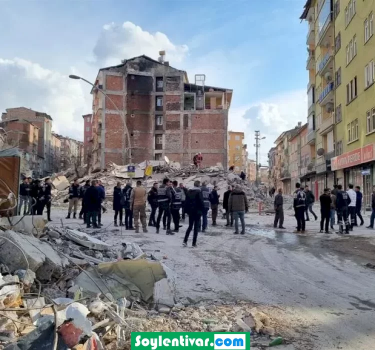 Malatya'da ağır hasarlı 6 katlı bina çöktü! Arama ve Kurtarma çalışmaları başlatıldı