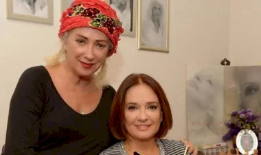 Müjde Ar Babaanne olduğunu sosyal medyadan duyurdu