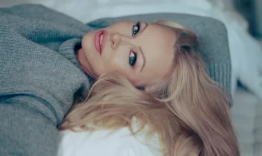 Pamela Anderson 12 yaşında tecavüze uğradığını itiraf etti