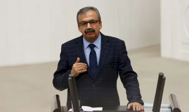 Sırrı Süreyya Önder YSP İstanbul Milletvekili adayı oldu